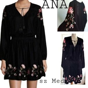 a.n.a]Black Velvet Dress with Pink Floral Embroidery